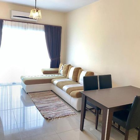 Amazing Two-Bedroom Apartment In Residence Lukomorye D1 With Private Garden Karavas  Exterior foto