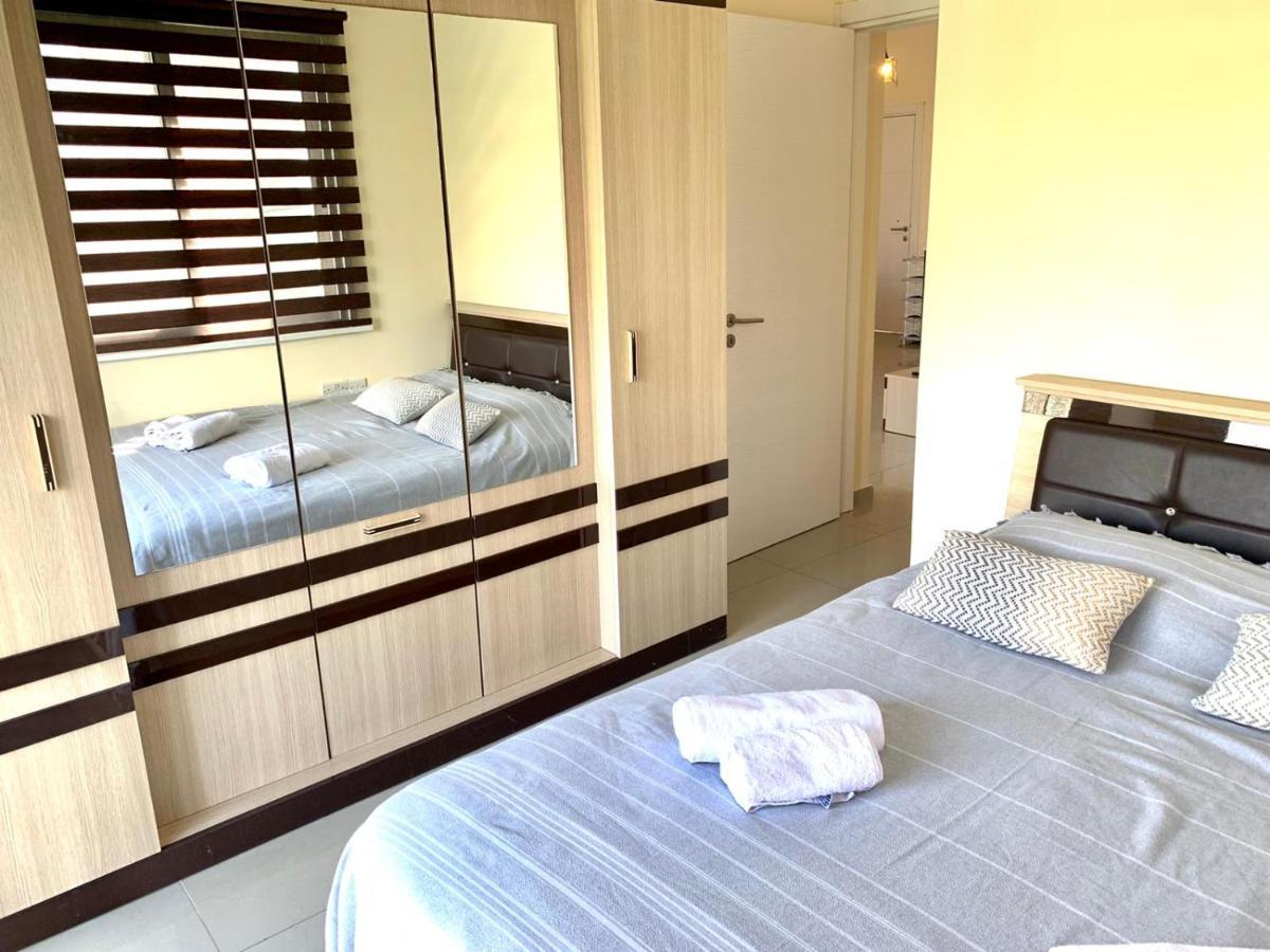 Amazing Two-Bedroom Apartment In Residence Lukomorye D1 With Private Garden Karavas  Exterior foto